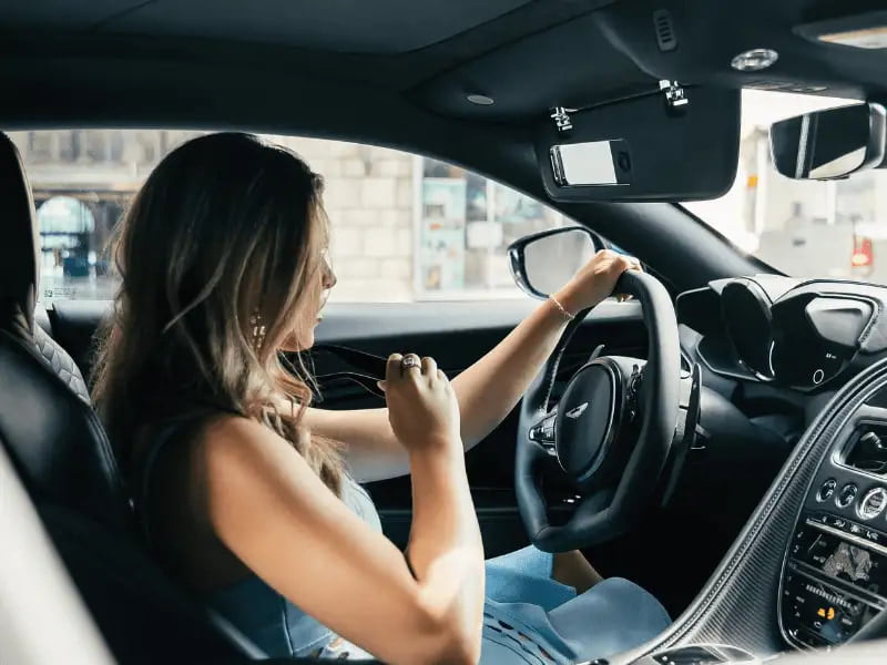 Privé auto zakelijk gebruiken of een auto van de zaak?